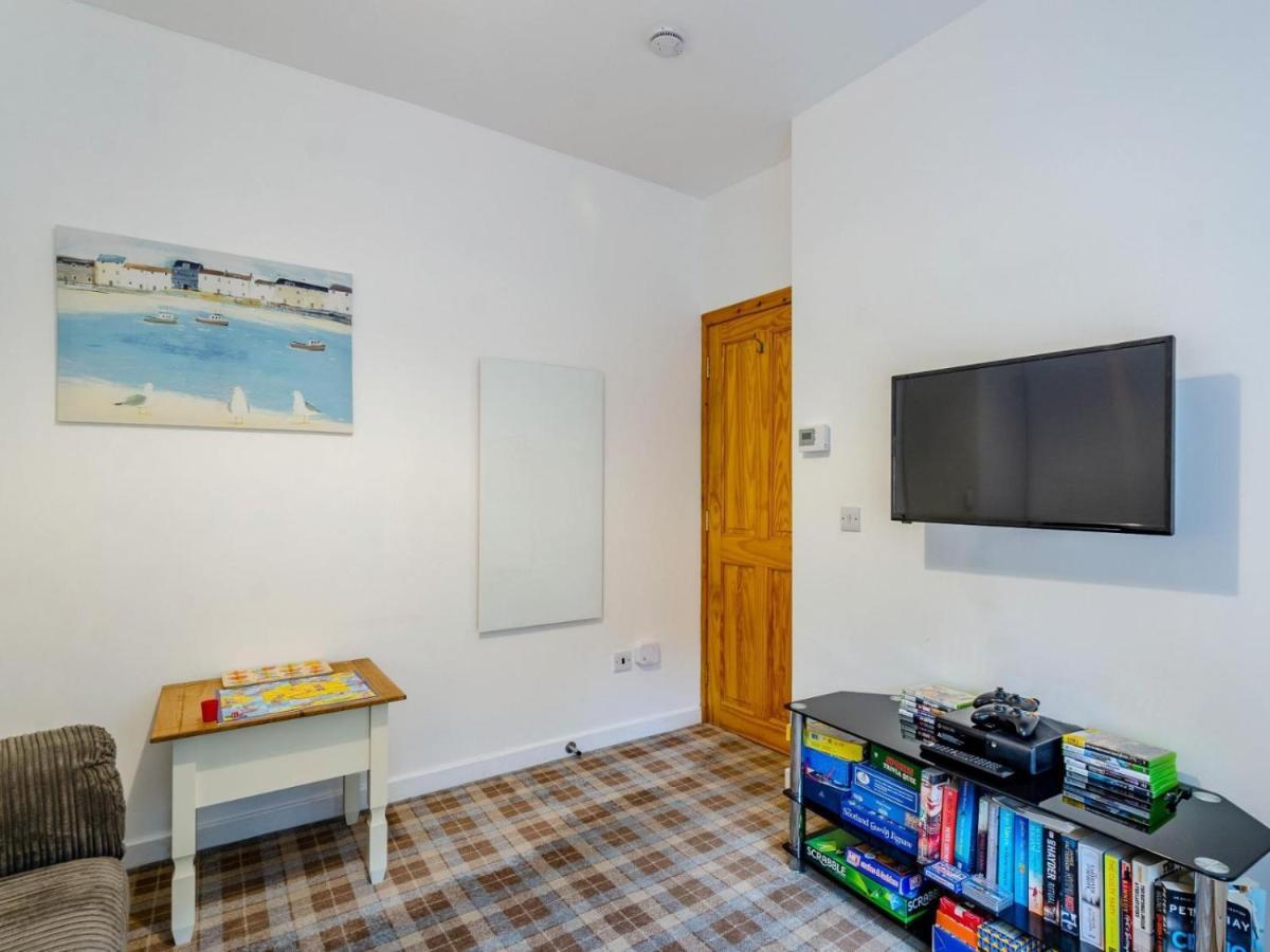Cosy 3 Bedroom Home In Centre Of Brodick Exterior photo