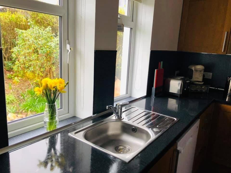 Cosy 3 Bedroom Home In Centre Of Brodick Exterior photo